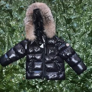 UNISEX. 2t Moncler Puffer Coat.